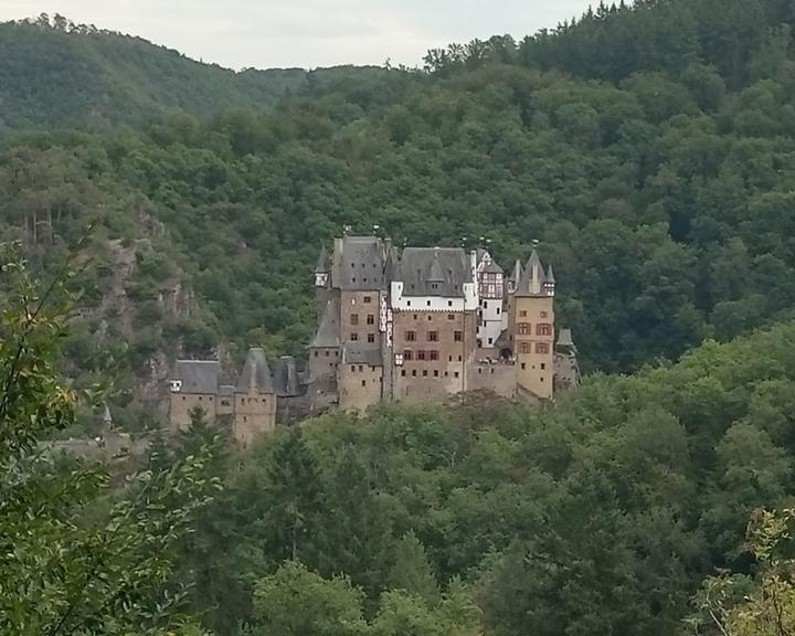 Zur Burg Eltz